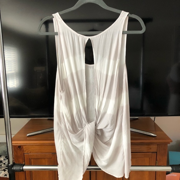 Free People flowy open back Top - Picture 9 of 11